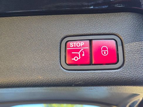 Used 2015 Mercedes-Benz ML 400 ML 400 AWD 4MATIC 4dr SUV image 31