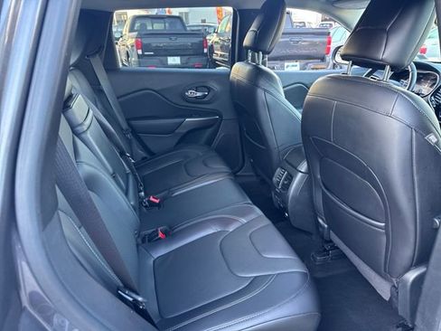 Used 2019 Jeep Cherokee Limited image 18