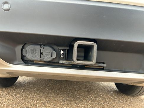 Used 2022 Ford Explorer XLT w/ Equipment Group 202A image 11