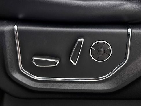 Used 2018 Ford Expedition Max Platinum AWD/4WD image 30