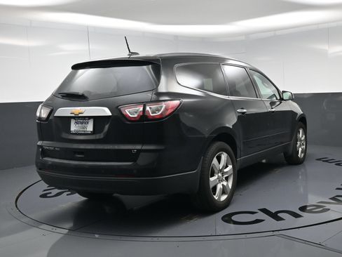 Used 2017 Chevrolet Traverse LT w/ Style and Technology Package AWD/4WD image 9