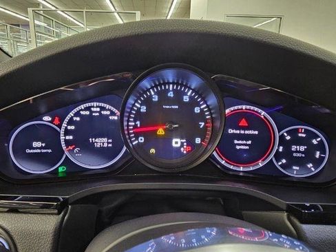 Used 2019 Porsche Cayenne AWD/4WD image 12