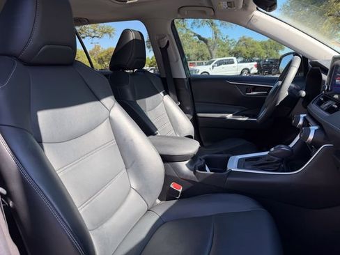 Used 2023 Toyota RAV4 XLE Premium image 14