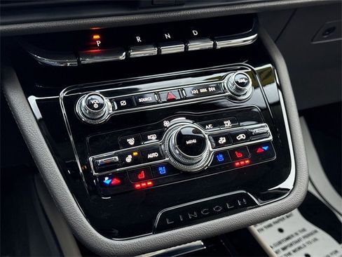 Used 2022 Lincoln Corsair Reserve w/ Equipment Group 201A image 18