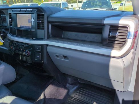 Used 2023 Ford F250 XL w/ XL Off-Road Package AWD/4WD image 18