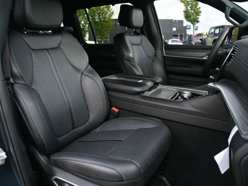 Used 2024 Jeep Wagoneer Series II w/ Convenience Group I image 24