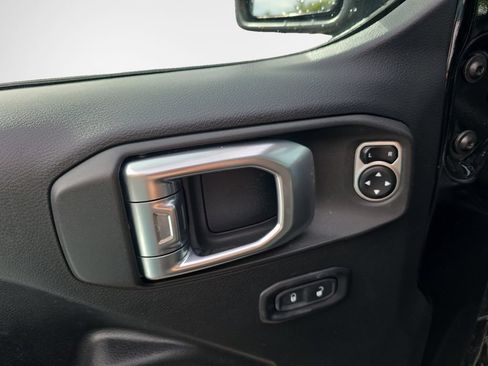 Used 2019 Jeep Wrangler Unlimited Sport S AWD/4WD image 14