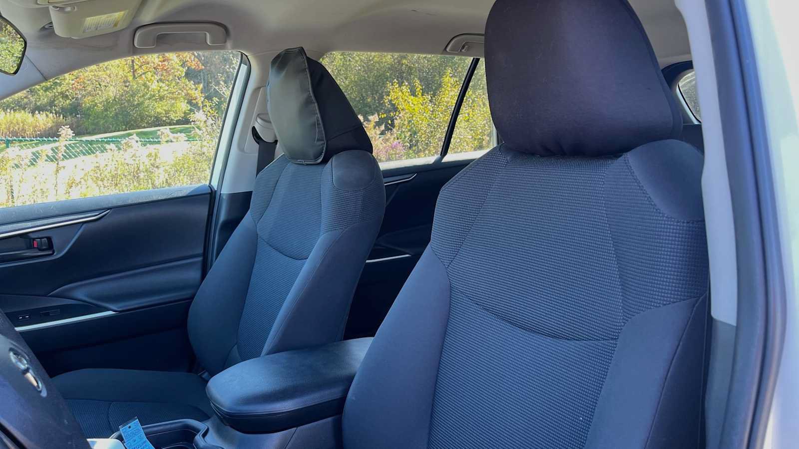 Used 2019 Toyota RAV4 LE FWD image 29