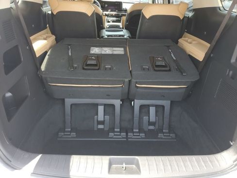 Used 2024 Kia Carnival EX FWD image 68