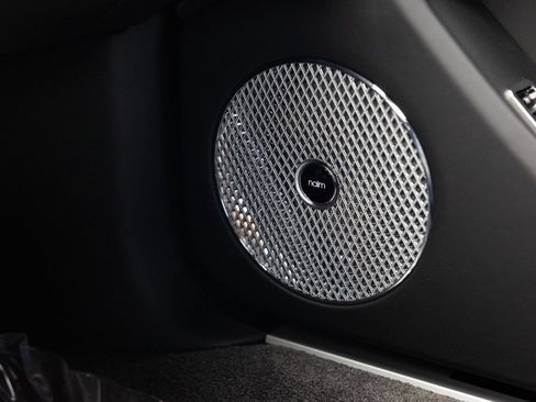 Used 2025 Bentley Flying Spur Plug-In Hybrid image 26