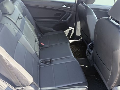 Used 2019 Volkswagen Tiguan SEL R-Line FWD image 45