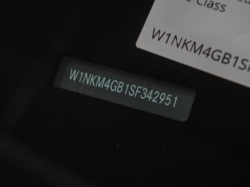 Used 2025 Mercedes-Benz GLC 300 image 32