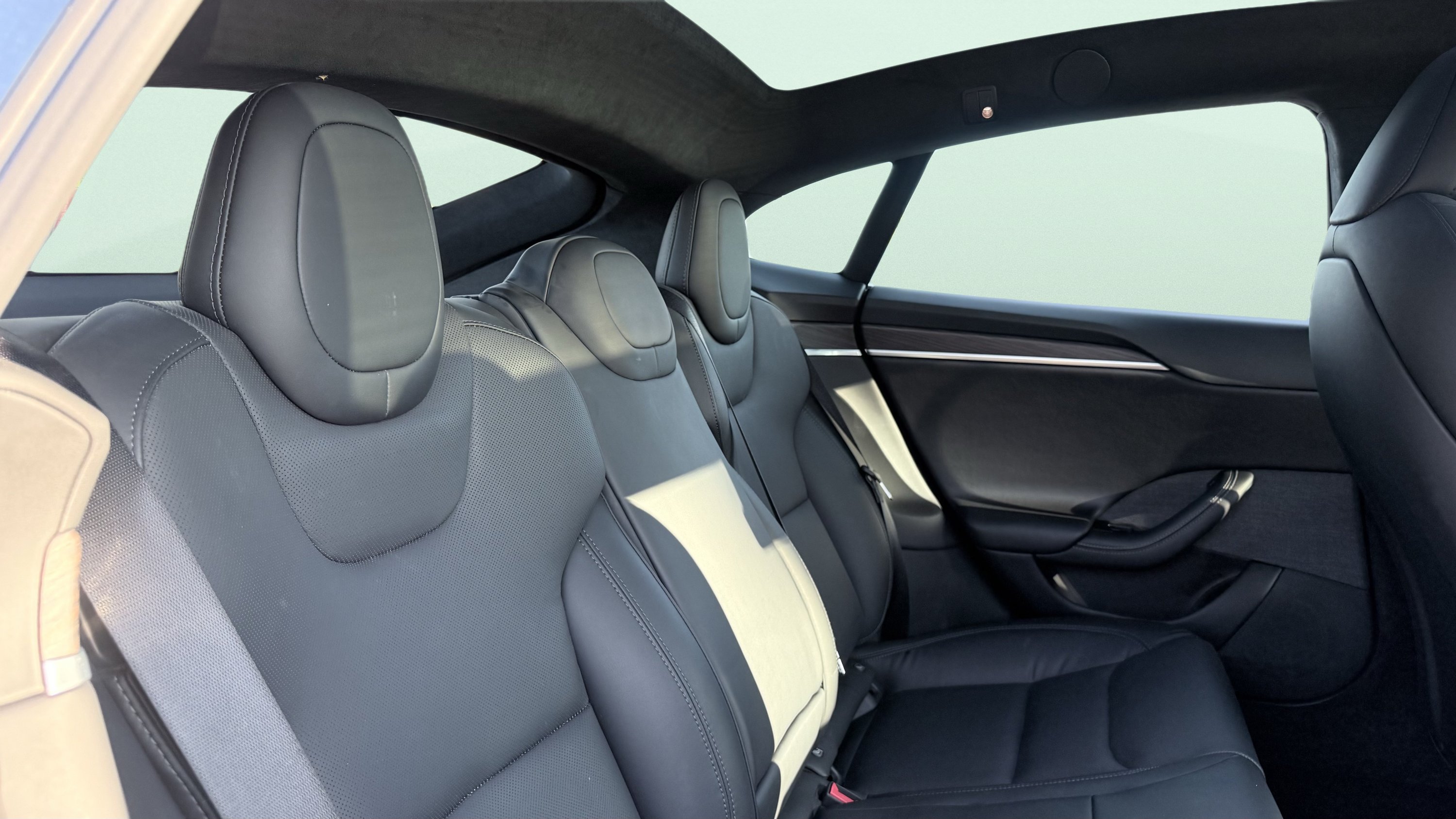 Used 2023 Tesla Model S AWD/4WD image 41
