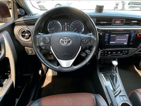 Used 2019 Toyota Corolla SE image 6