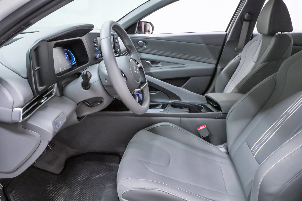 Certified 2026 Hyundai Elantra Sport FWD image 9