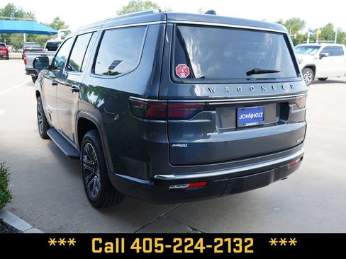 Used 2024 Jeep Wagoneer Series II w/ Flexible Seating Group RWD image 10