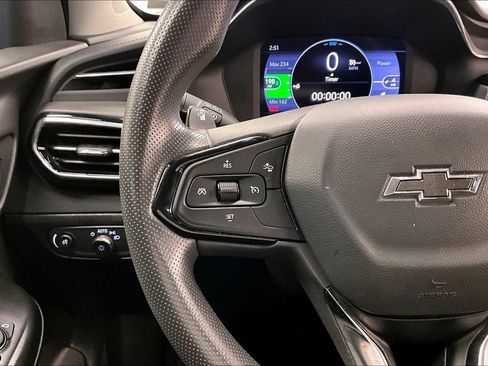 Used 2023 Chevrolet Bolt EUV LT FWD image 17