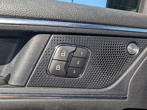 Used 2019 Ford Edge Titanium w/ Cold Weather Package image 12