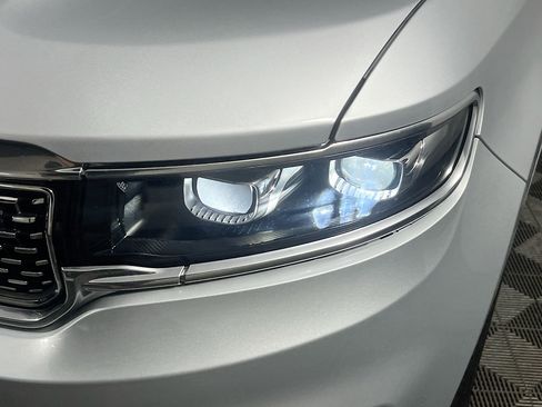 Used 2023 Jeep Grand Wagoneer Base image 11