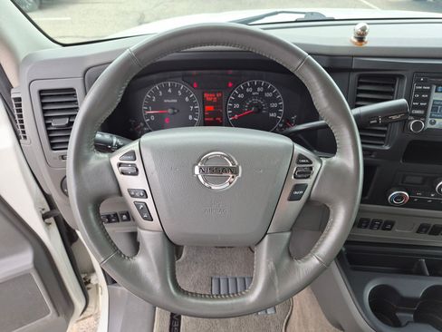Used 2018 Nissan NV 3500 SL RWD image 18