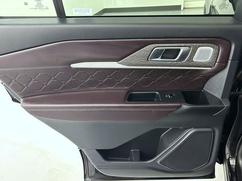 Used 2025 Ford Explorer Platinum w/ LUX Leather Package AWD/4WD image 22