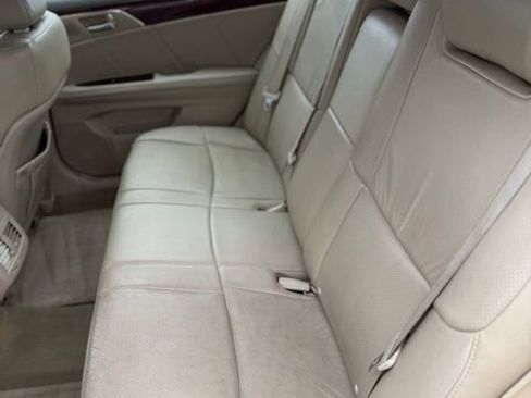 Used 2010 Toyota Avalon Limited image 7