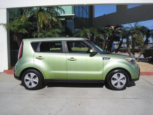 Used 2016 Kia Soul FWD image 41