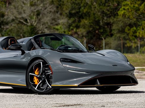Used 2021 McLaren Elva RWD image 48