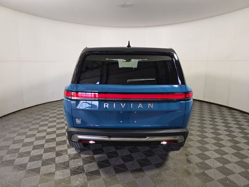 Used 2023 Rivian R1S Adventure image 4