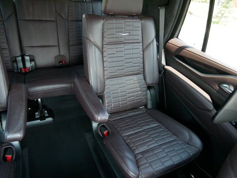 Used 2021 Cadillac Escalade Sport Platinum AWD/4WD image 15