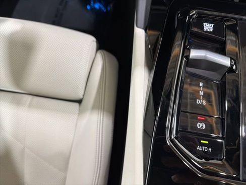 Certified 2024 BMW 530i xDrive w/ Premium Package AWD/4WD image 41