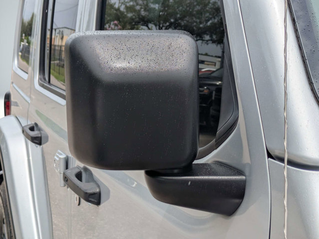Used 2022 Jeep Wrangler Unlimited Sahara AWD/4WD image 11