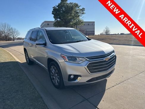 Used 2018 Chevrolet Traverse Premier w/ Driver Confidence II Package image 1