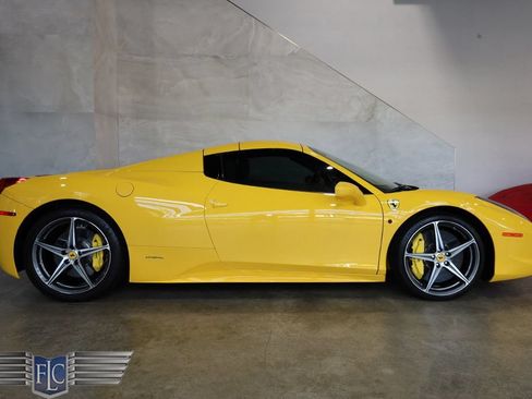 Used 2015 Ferrari 458 Spider RWD image 46