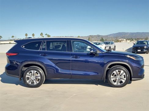 Used 2022 Toyota Highlander XLE image 31