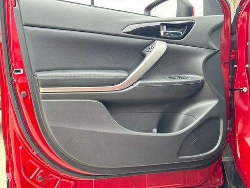 Used 2025 Mitsubishi Eclipse Cross Black Edition image 12