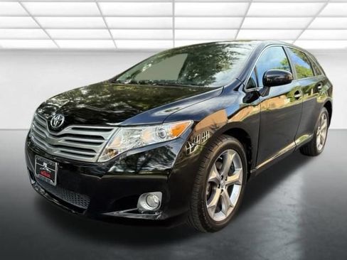 Used 2010 Toyota Venza FWD image 1