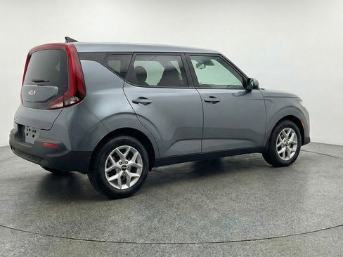 Used 2025 Kia Soul LX w/ LX Technology Package FWD image 9