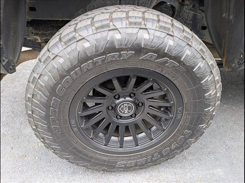 Used 2023 Toyota Tacoma TRD Off-Road image 10