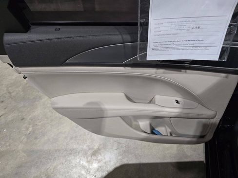 Used 2017 Lincoln MKZ Premiere FWD image 28