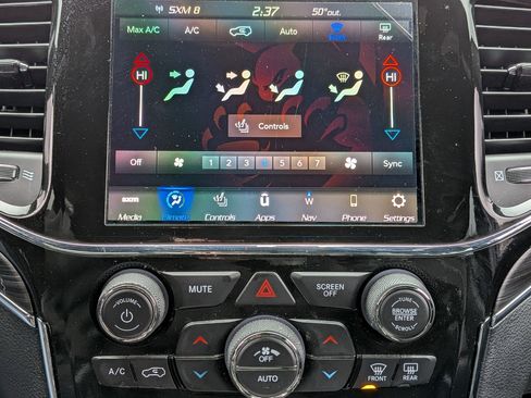 Certified 2022 Jeep Grand Cherokee Limited image 27