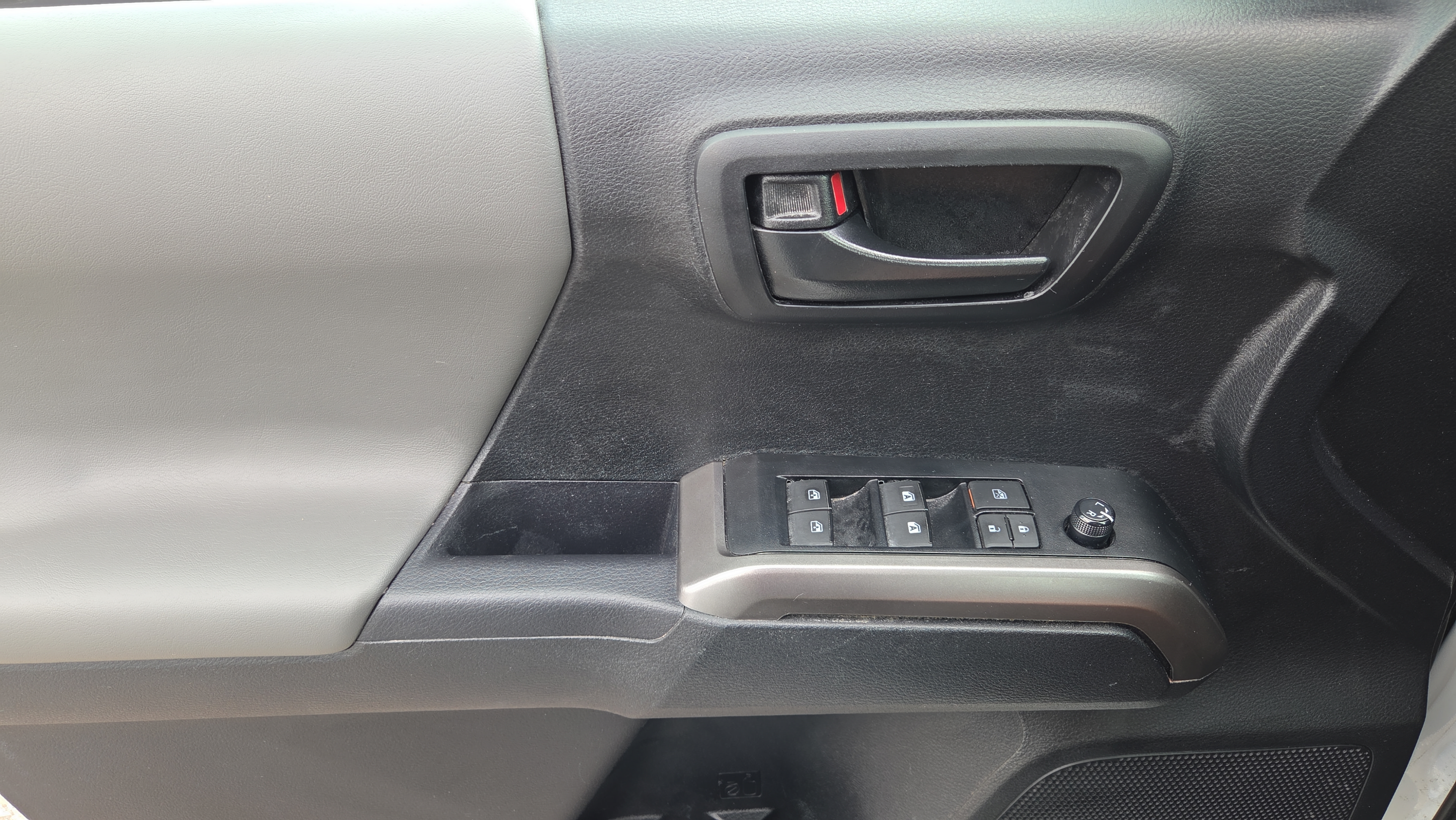 Certified 2023 Toyota Tacoma SR5 RWD image 16