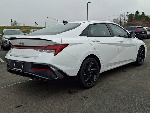 Used 2026 Hyundai Elantra SEL Sport Premium FWD image 4