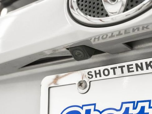 Used 2018 Toyota RAV4 XLE image 9