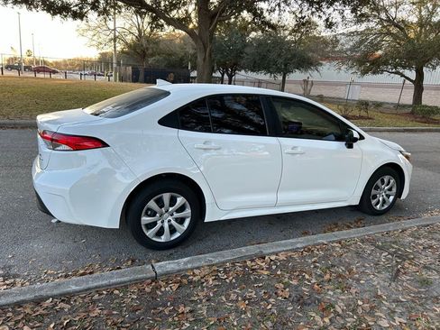 Certified 2025 Toyota Corolla LE image 5