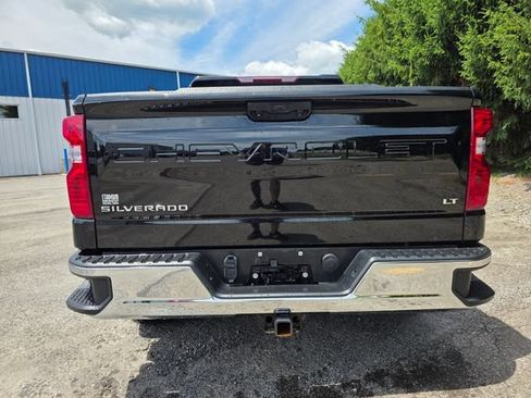 Used 2023 Chevrolet Silverado 1500 LT AWD/4WD image 3