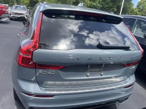 Used 2023 Volvo XC60 B5 Ultimate w/ Climate Package FWD image 6