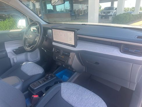 New 2025 Ford Maverick XLT FWD image 28