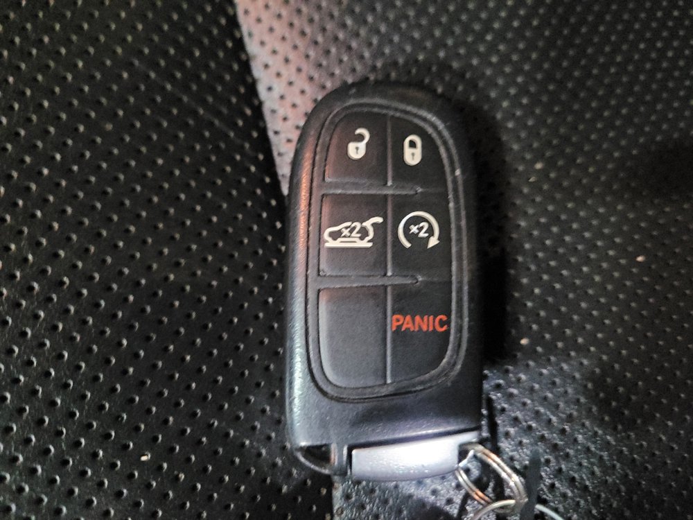 Used 2019 Jeep Cherokee Limited AWD/4WD image 32