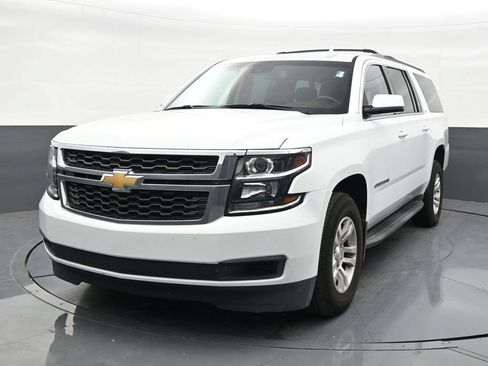 Used 2018 Chevrolet Suburban LT RWD image 8